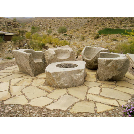 Set de 4 sillones de piedra maciza con mesa/chimenea central